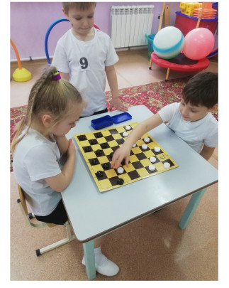 Турнир по шашкам.