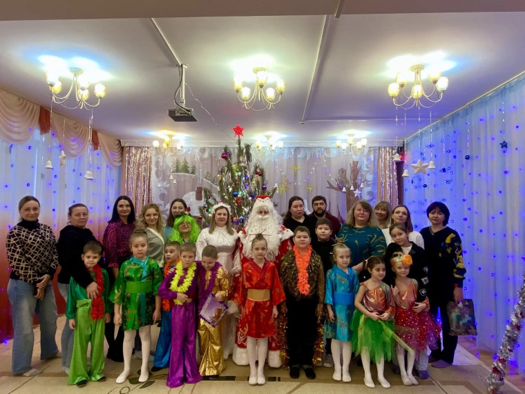 Веселый Новогодний утренник в подготовительной группе!.